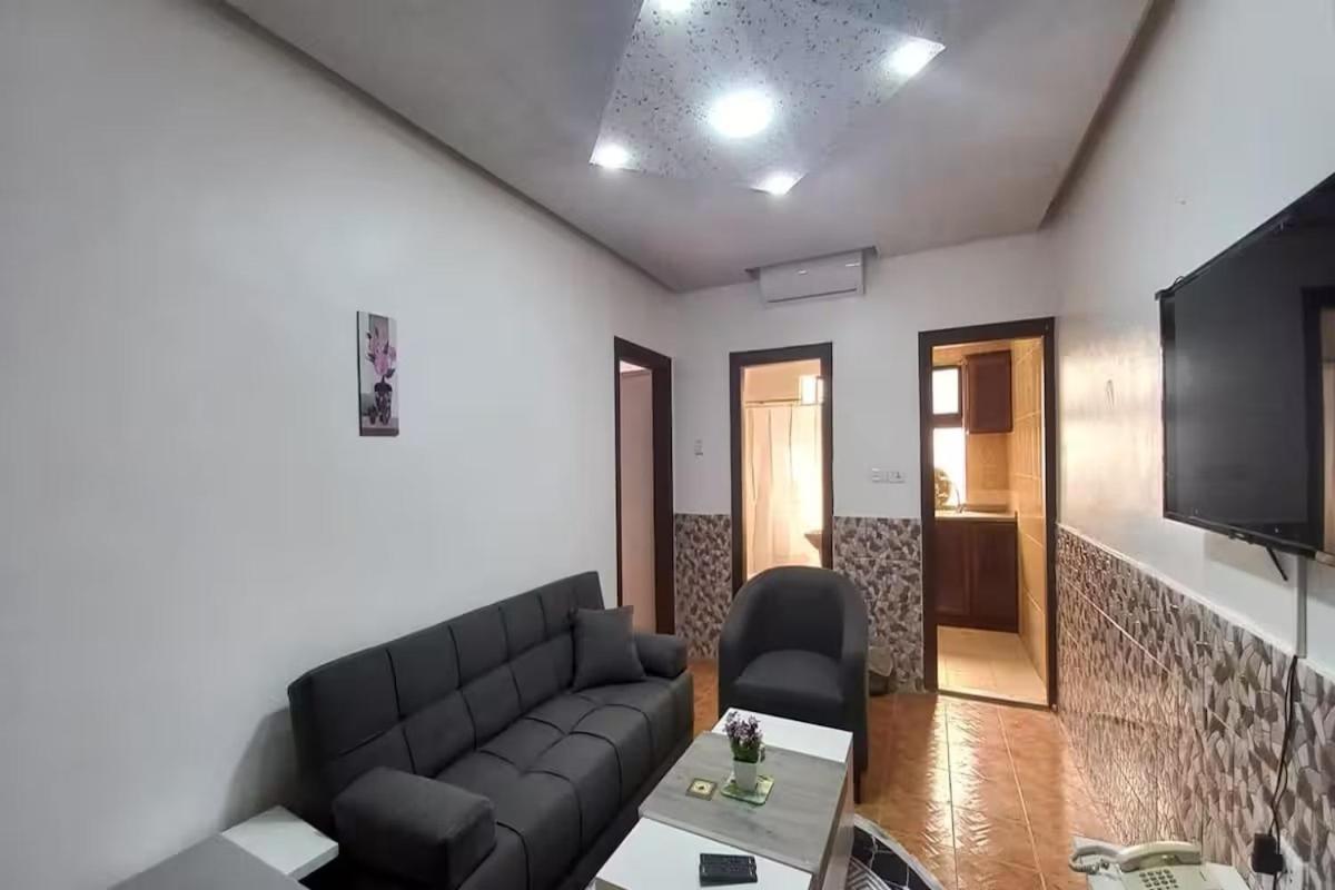 Al-Nujoom Hotel Suites Амман Екстер'єр фото