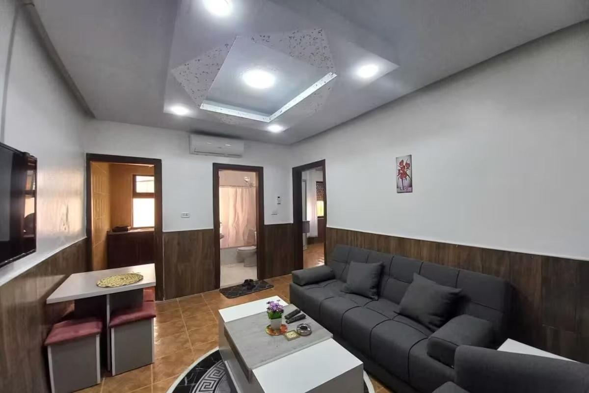 Al-Nujoom Hotel Suites Амман Екстер'єр фото