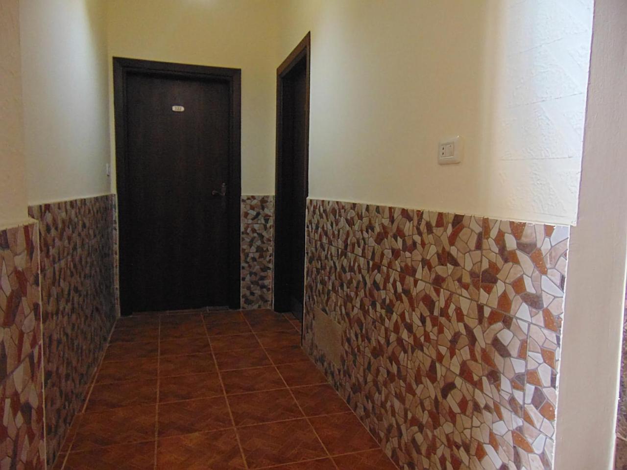 Al-Nujoom Hotel Suites Амман Екстер'єр фото