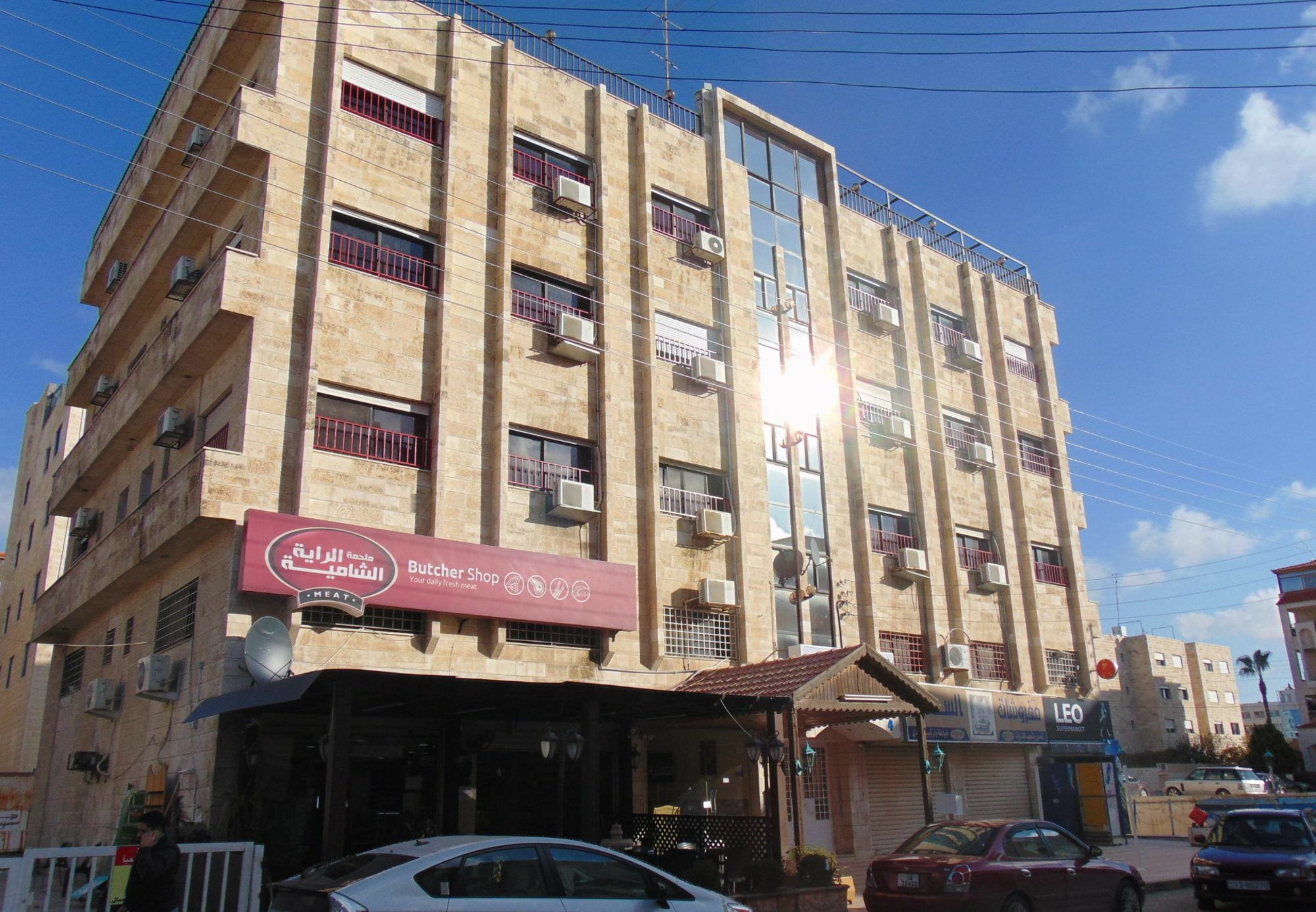 Al-Nujoom Hotel Suites Амман Екстер'єр фото